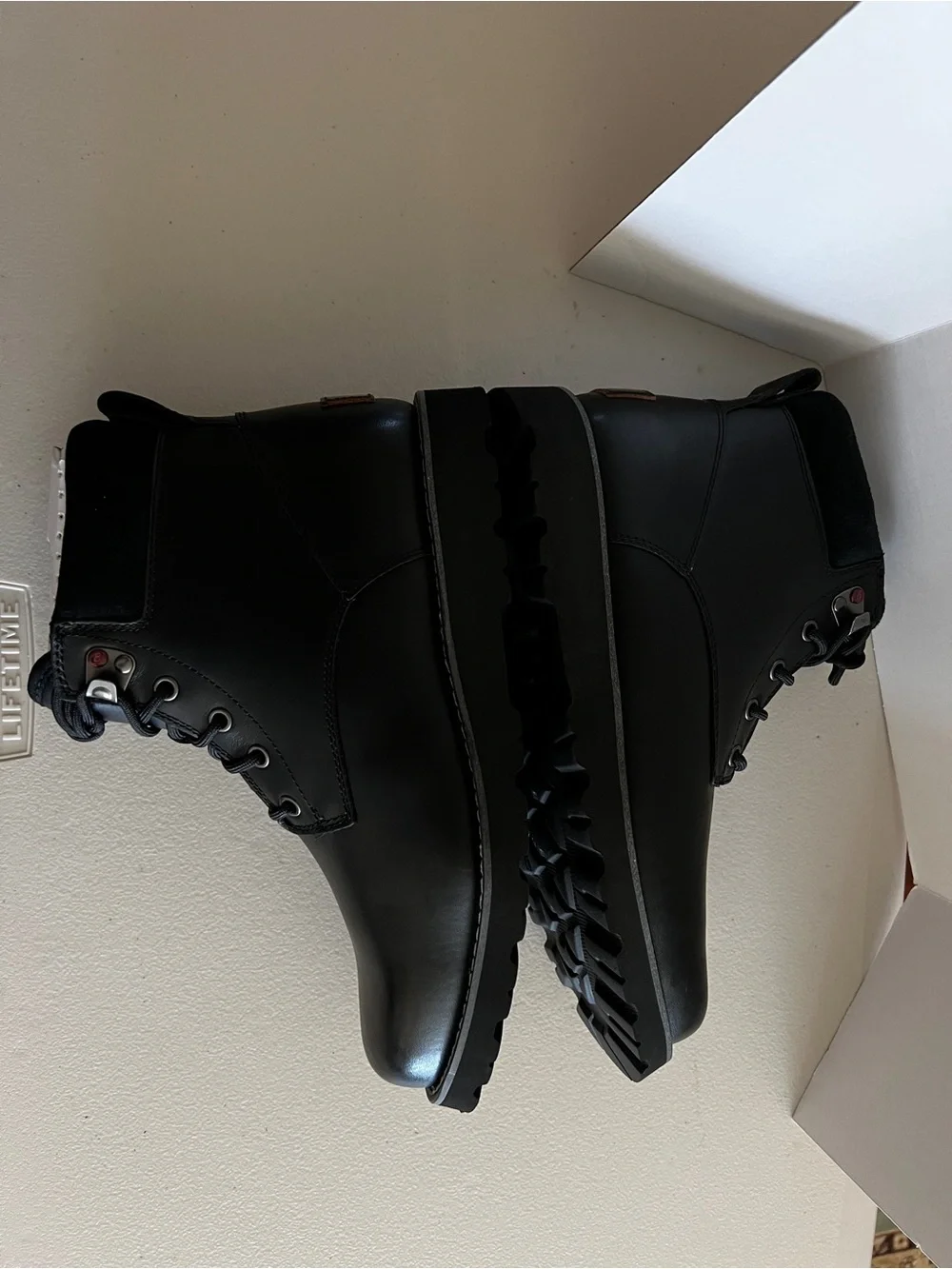 UGG new without